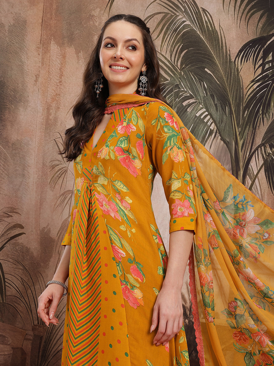 Floral Printed Regular Kurta with Trousers & Dupatta