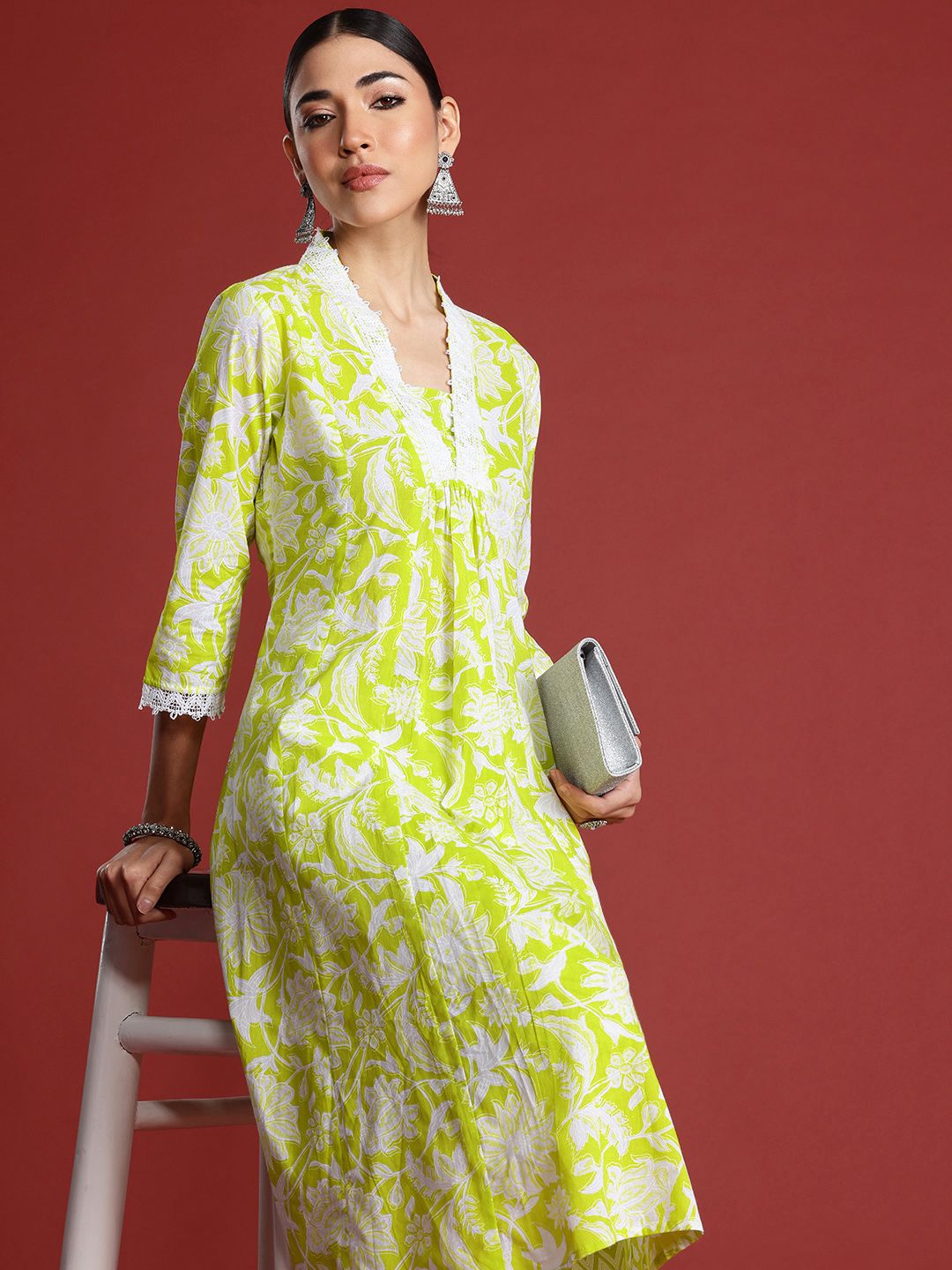 Dhiyona IE Women Floral Printed Pleated Pure Cotton Kurta with Trousers