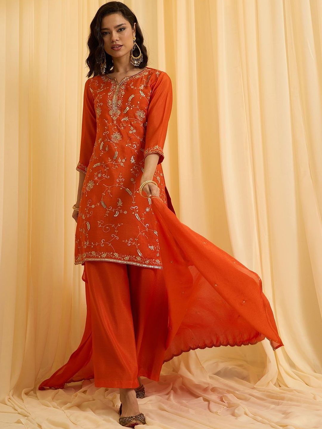 Dhiyona CH Women Sequins Embroidered Kurta Set