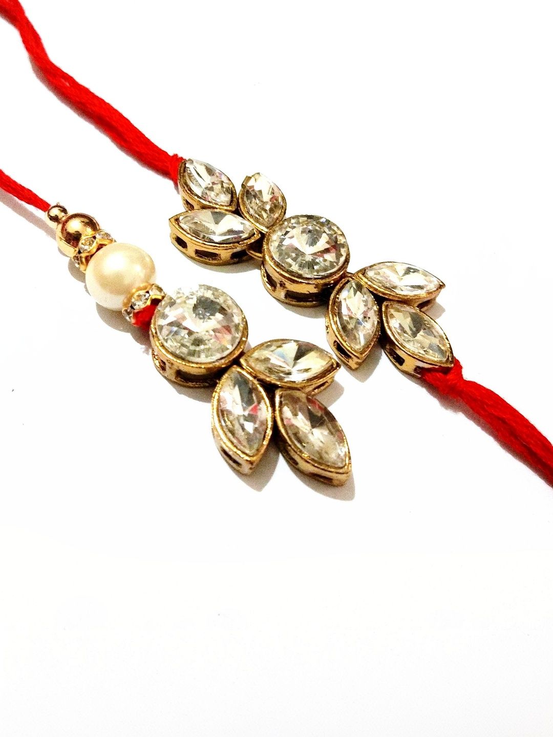 Dhiyona Rakhi