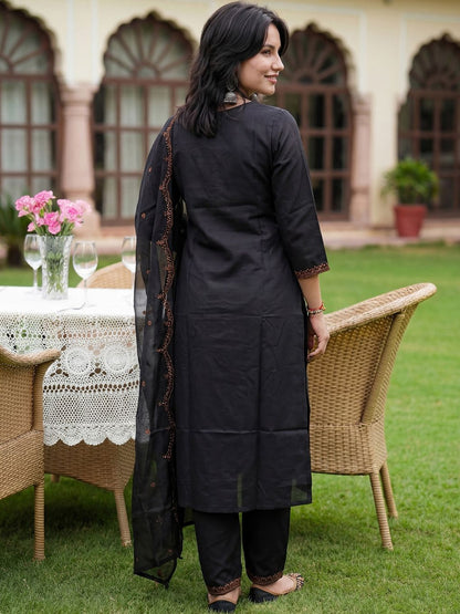 Women Ethnic Motifs Embroidered Regular Thread Work Kurta with Trousers & With Dupatta