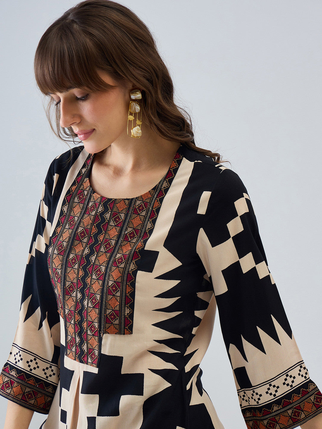 Women Printed Regular Thread Work Kurta with Palazzos