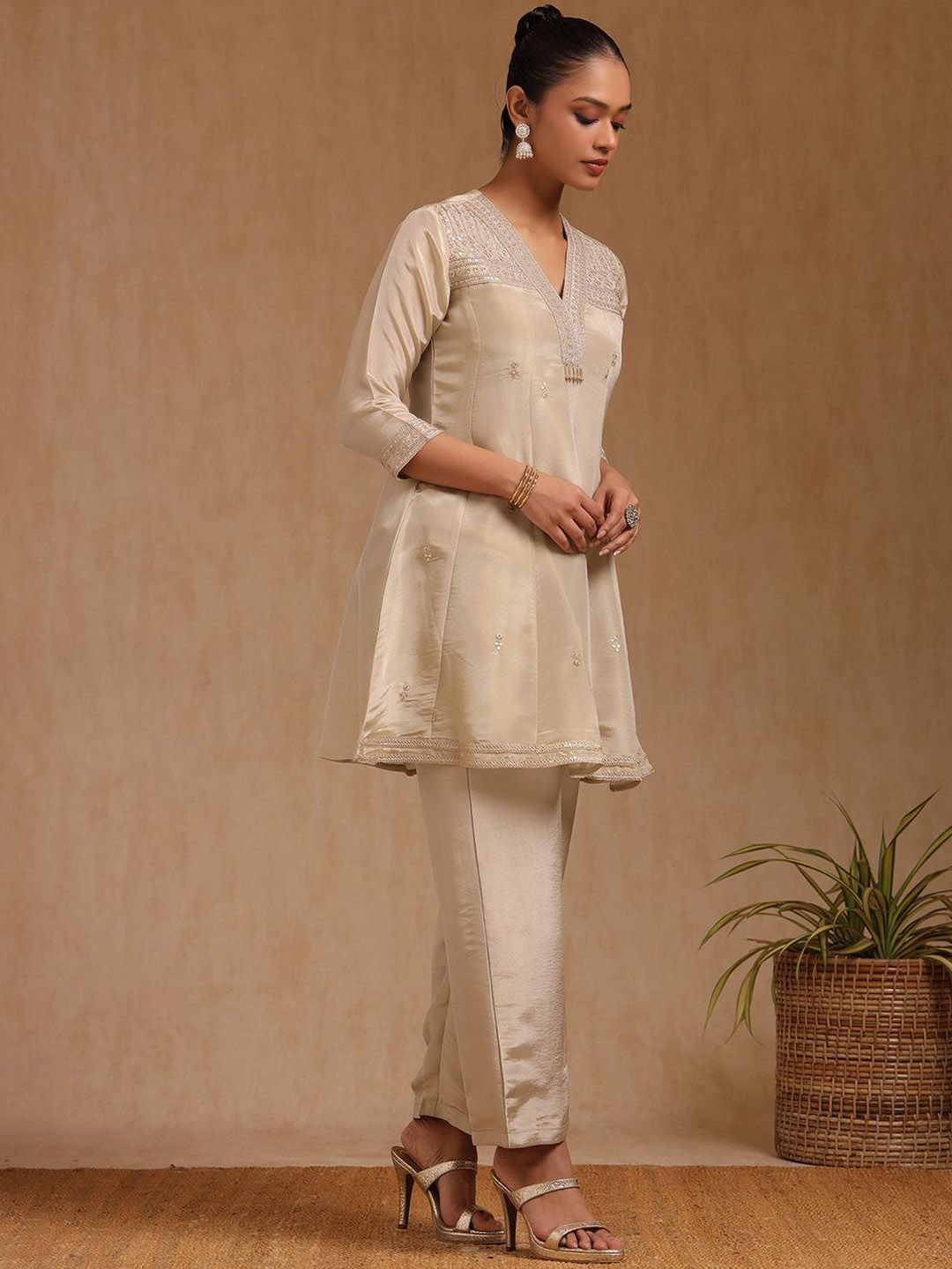 Dhiyona SO Women's Women Ethnic Motifs Embroidered Sequinned Kurta with Trousers