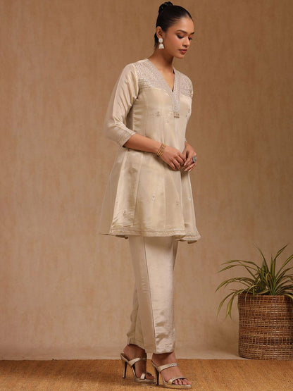 Dhiyona SO Women's Women Ethnic Motifs Embroidered Sequinned Kurta with Trousers