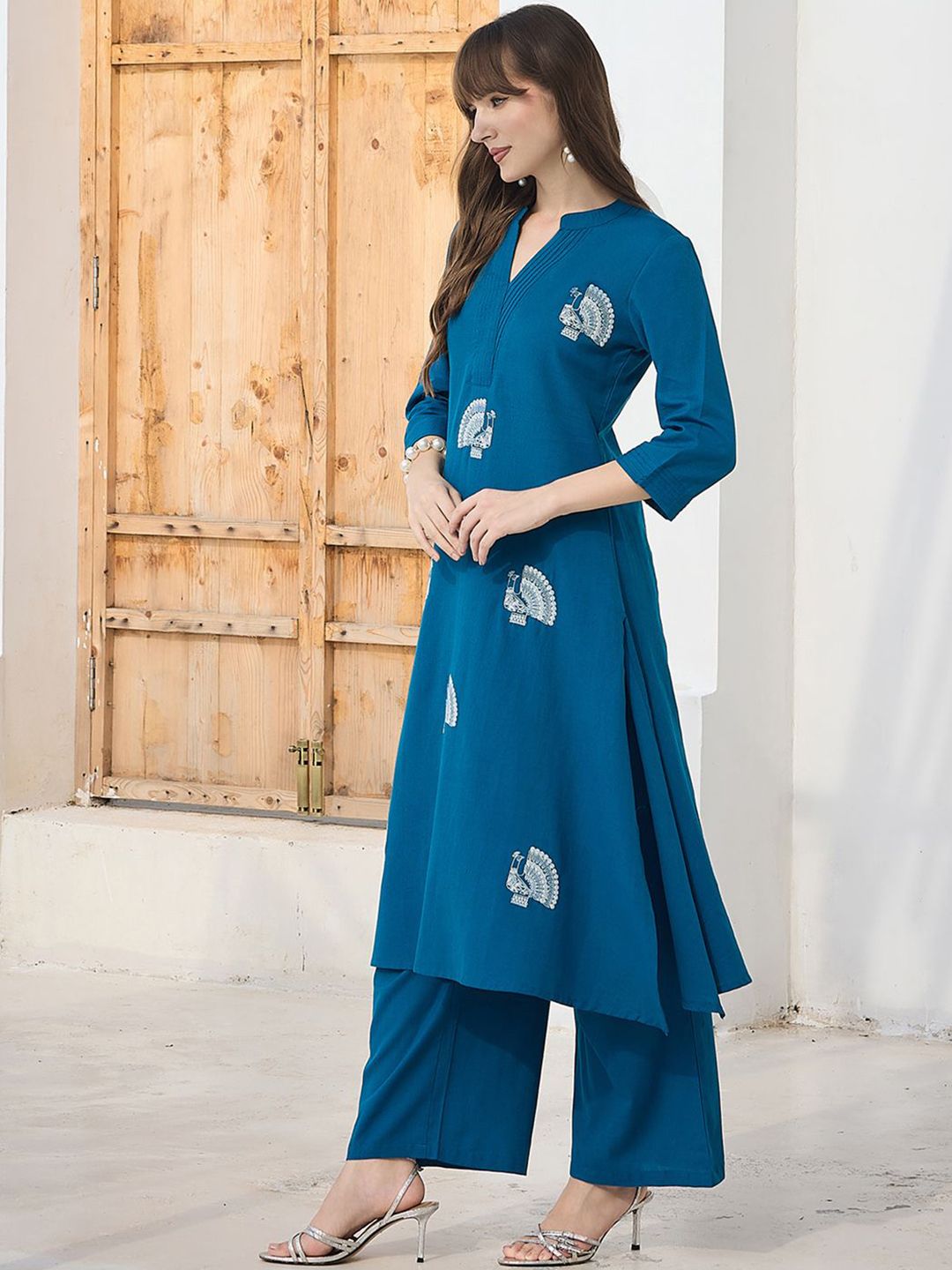 Dhiyona IE Floral Embroidered Pure Cotton Mandarin Collar Tunic With Trousers