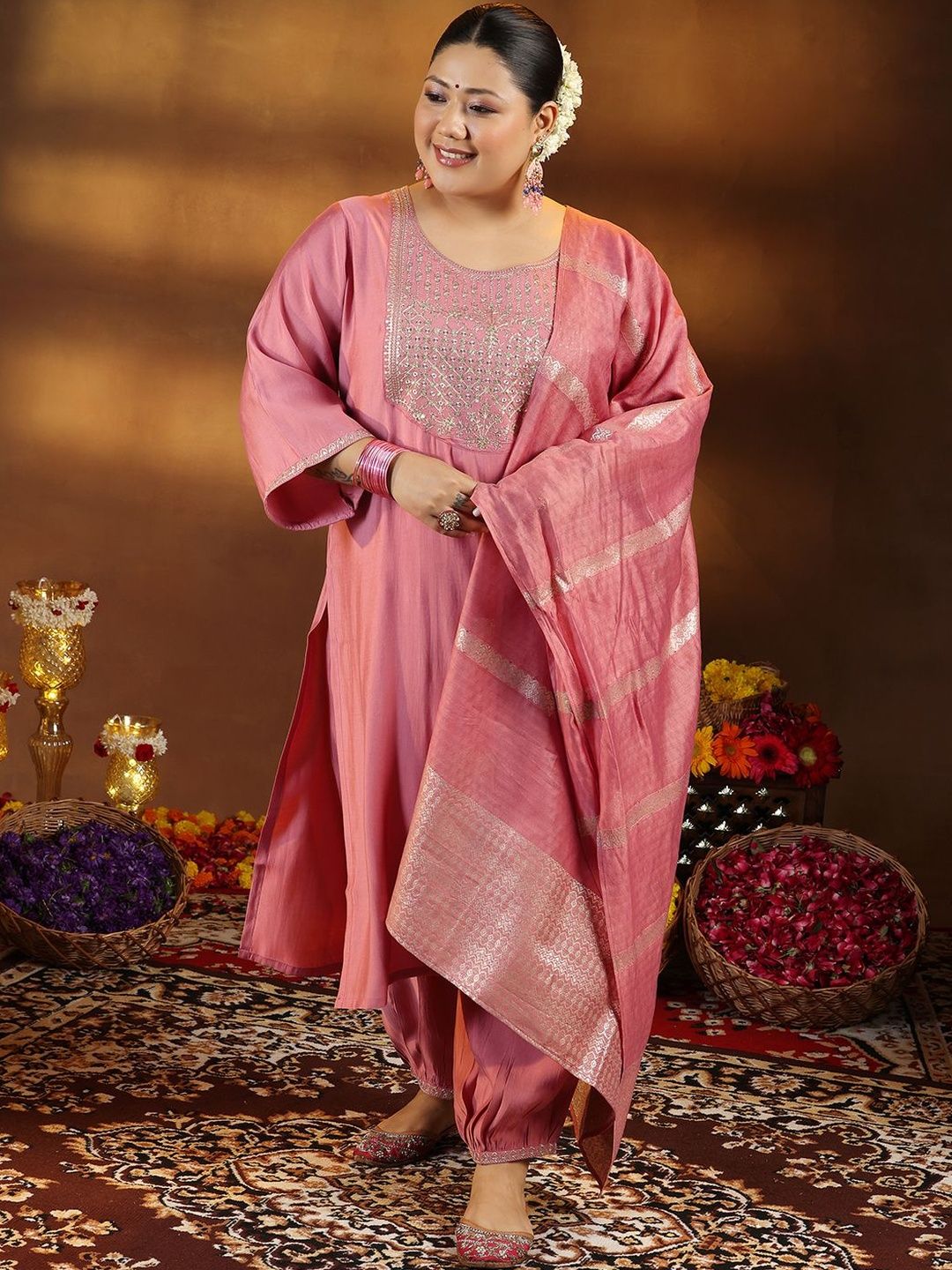 Dhiyona Women's Embroidered Thread Work Straight Kurta With Patiala & Dupatta