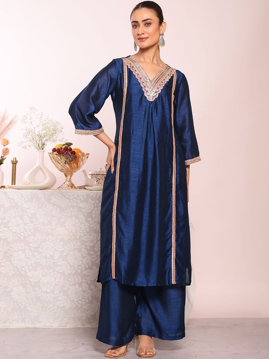 Dhiyona KL Women Ethnic Motifs Embroidered Regular Kurta with Palazzos & With Dupatta