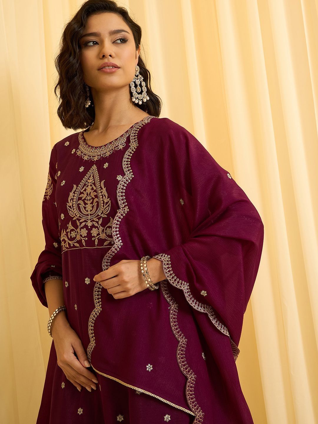 Dhiyona CH Women Floral Embroidered Panelled Sequinned Kurta with Trousers & With Dupatta
