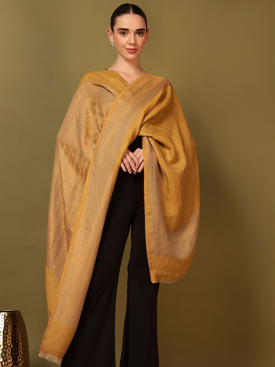 Dhiyona PA Woollen Reversible Shawl