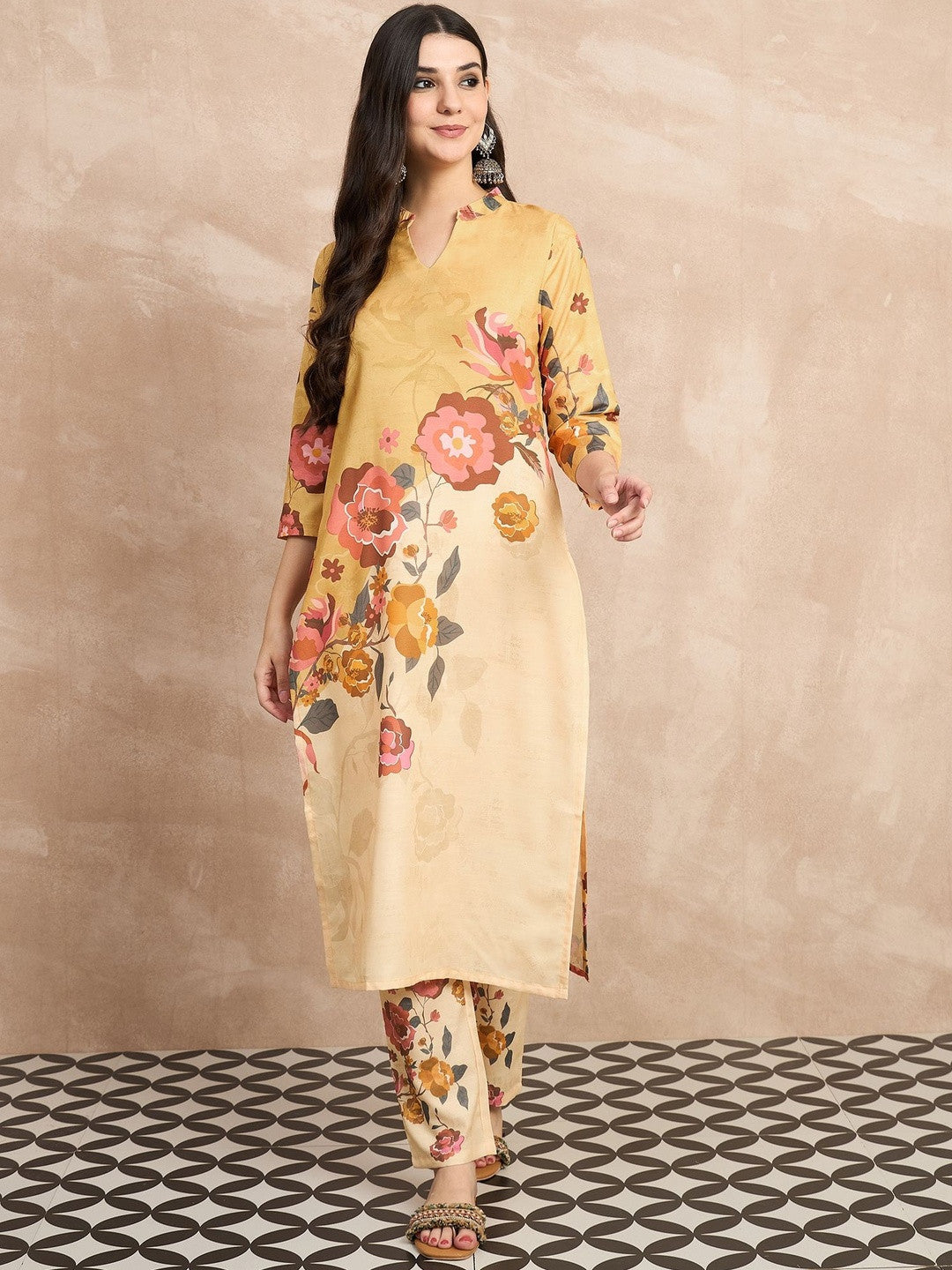 Floral Printed Mandarin Collar Straight Kurta With Trouser