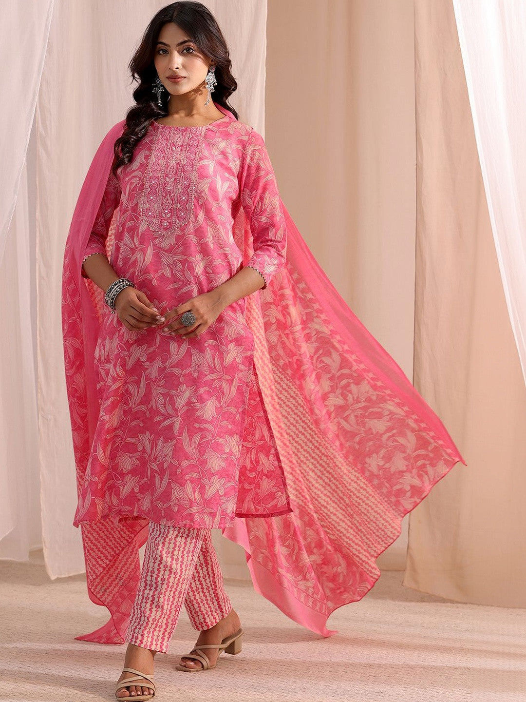 Women Floral Printed Regular Thread Work Kurta with Trousers & With Dupatta