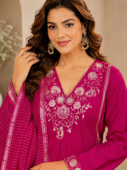 Women Embroidered Regular Thread Work Kurta with Trousers & With Dupatta