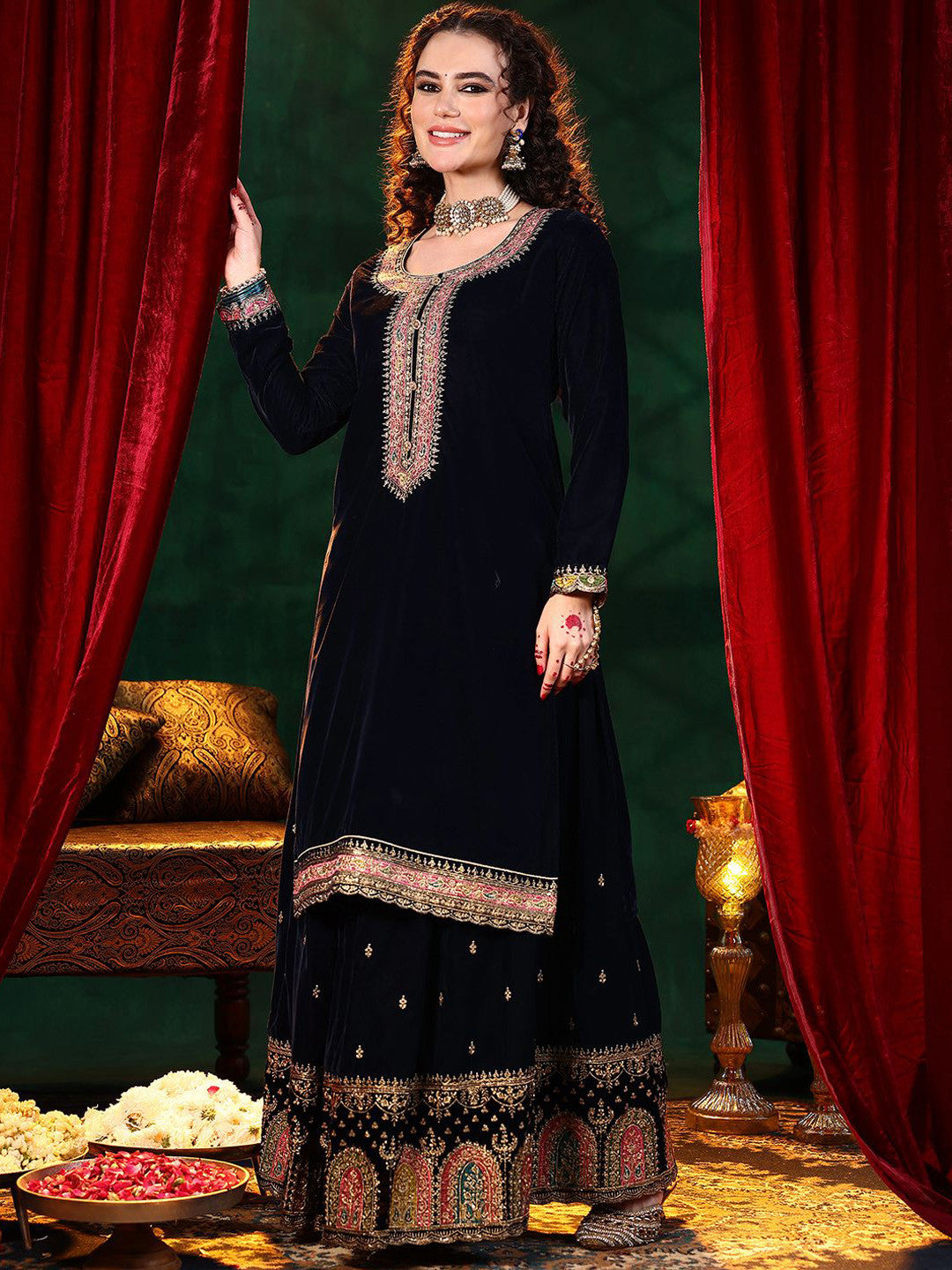 Women Solid Embroidered Kurta with Skirt & Dupatta