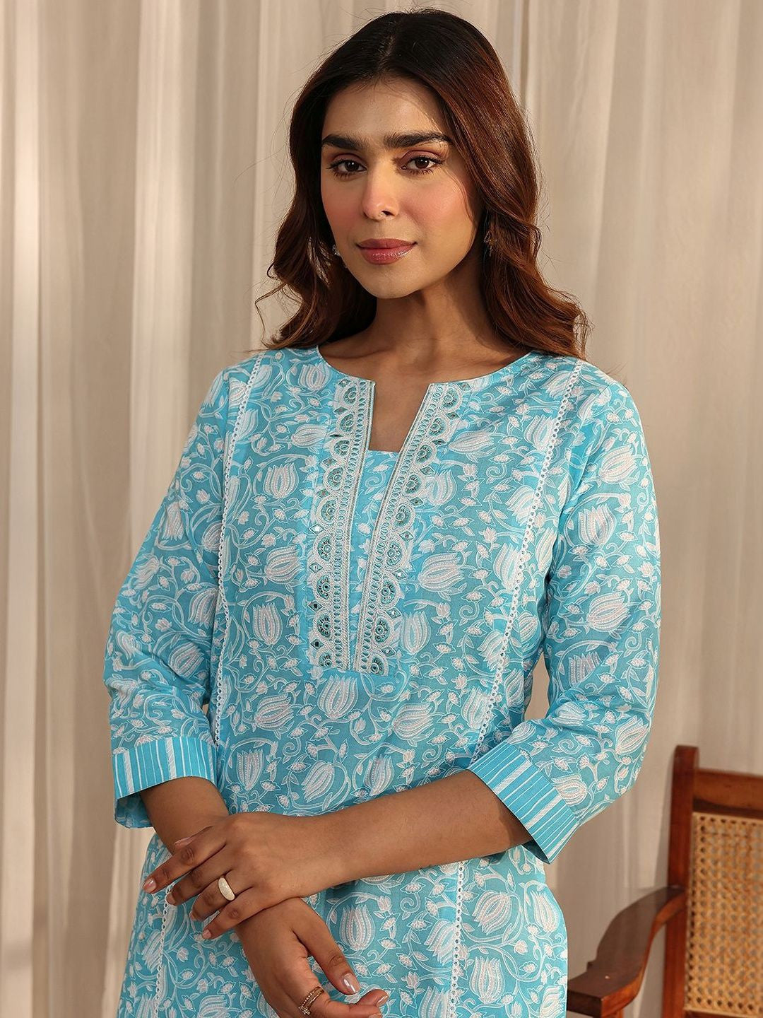 Women Floral Printed Regular Thread Work Kurta with Trousers & With Dupatta