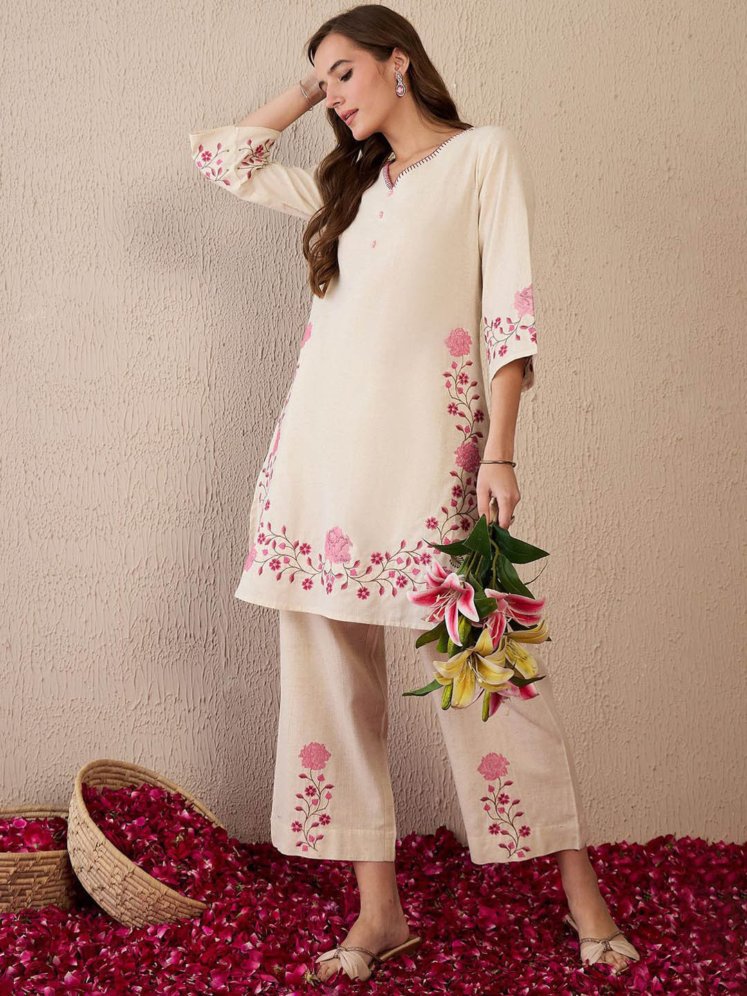 Women Floral Embroidered Regular Thread Work Pure Cotton Kurta with Palazzos