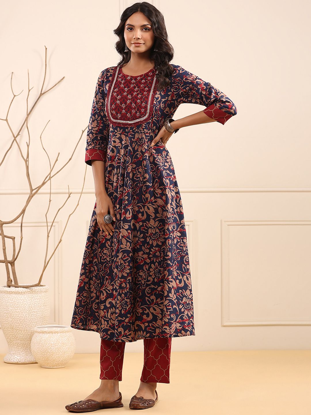 Dhiyona RR Women's Floral Embroidered Pure Cotton Kurta with Trousers & Dupatta