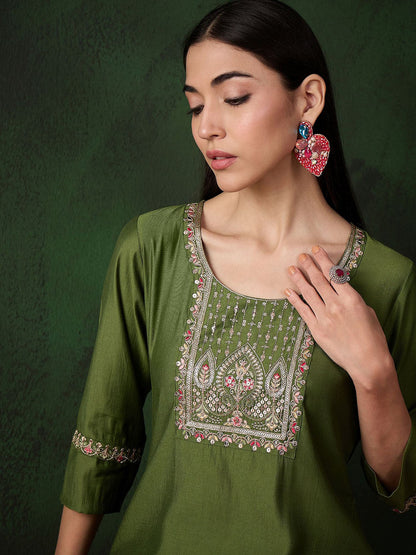 Ethnic Motifs Yoke Design Sequinned Straight Kurta With Trouser