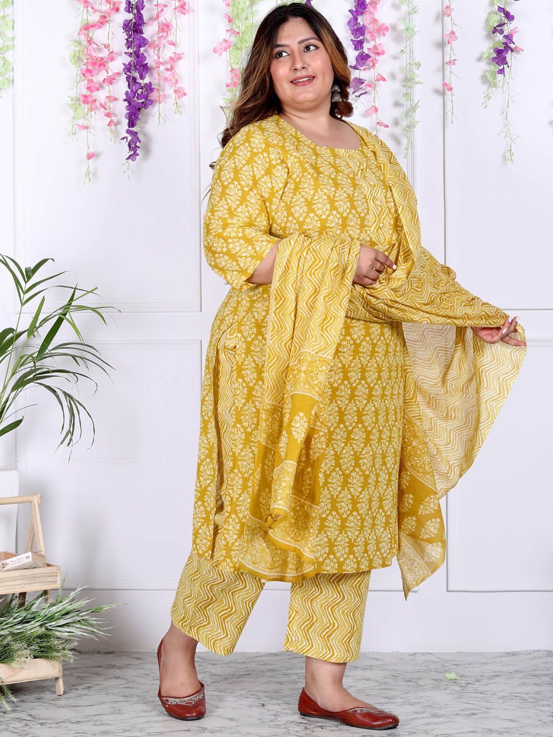 Dhiyona KL Floral Printed Regular Sequinned Pure Cotton Kurta with Trouser & With Dupatta