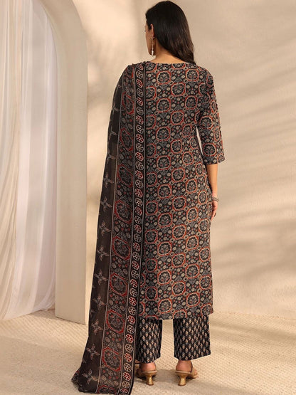 Women Ethnic Motifs Printed Regular Thread Work Kurta with Trousers & With Dupatta
