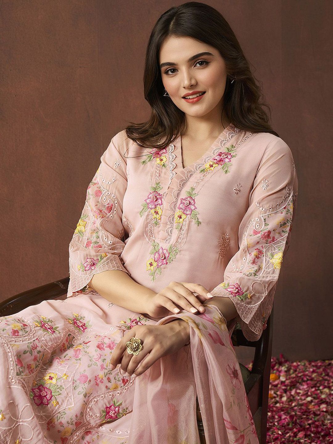 Dhiyona IS Women's Women Floral Embroidered Regular Kurta with Trousers & With Dupatta