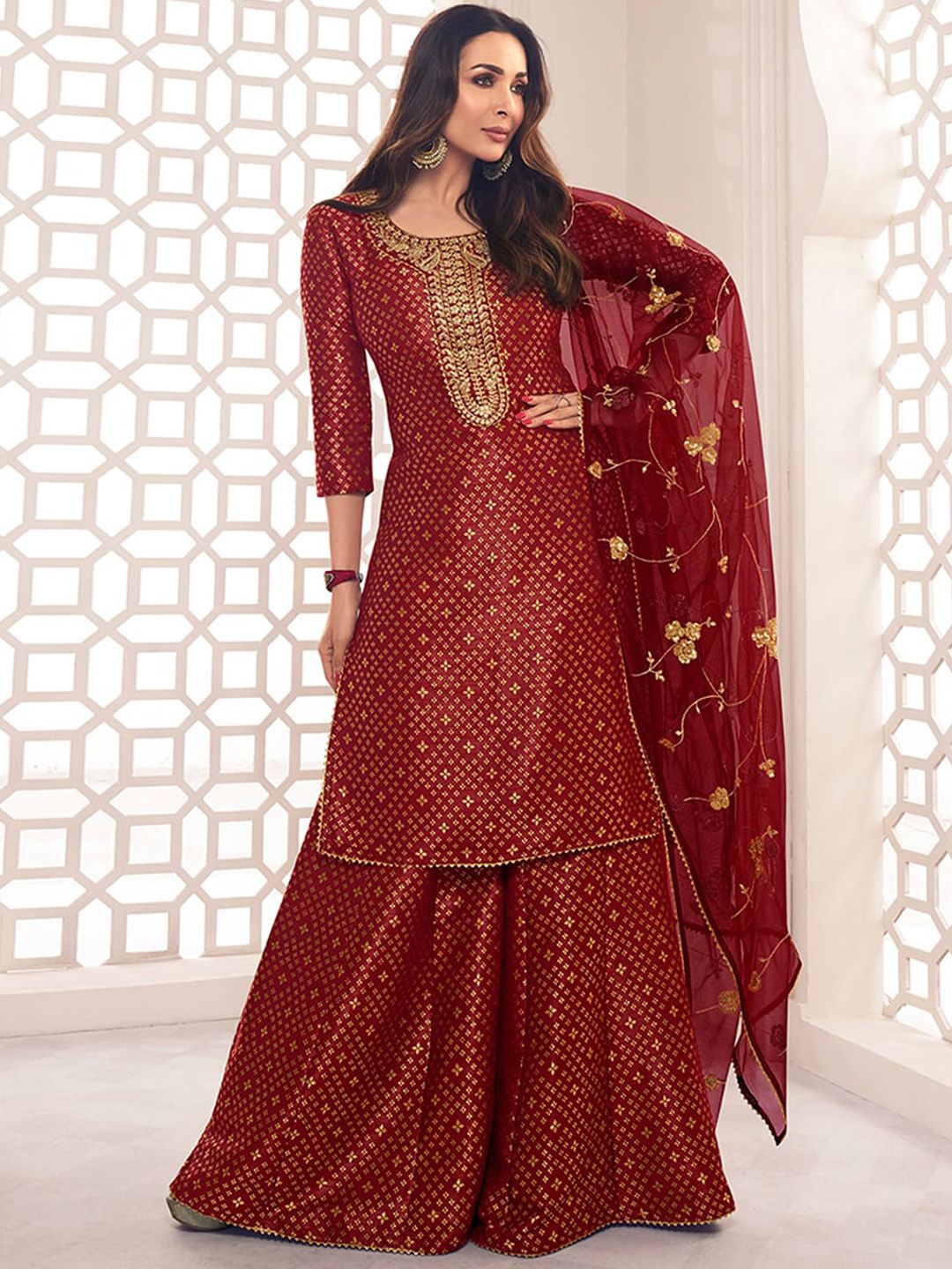 Dhiyona IN Zari Woven Yoke Design Embroidered Stright Kurta Set