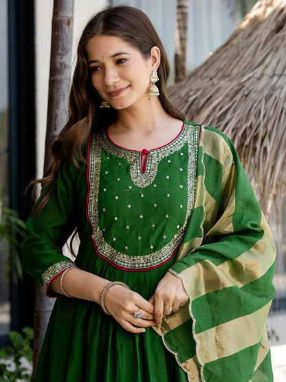 Dhiyona KL Ethnic Motifs Embroidered Sequinned Chanderi Silk Kurta With Trousers & Dupatta