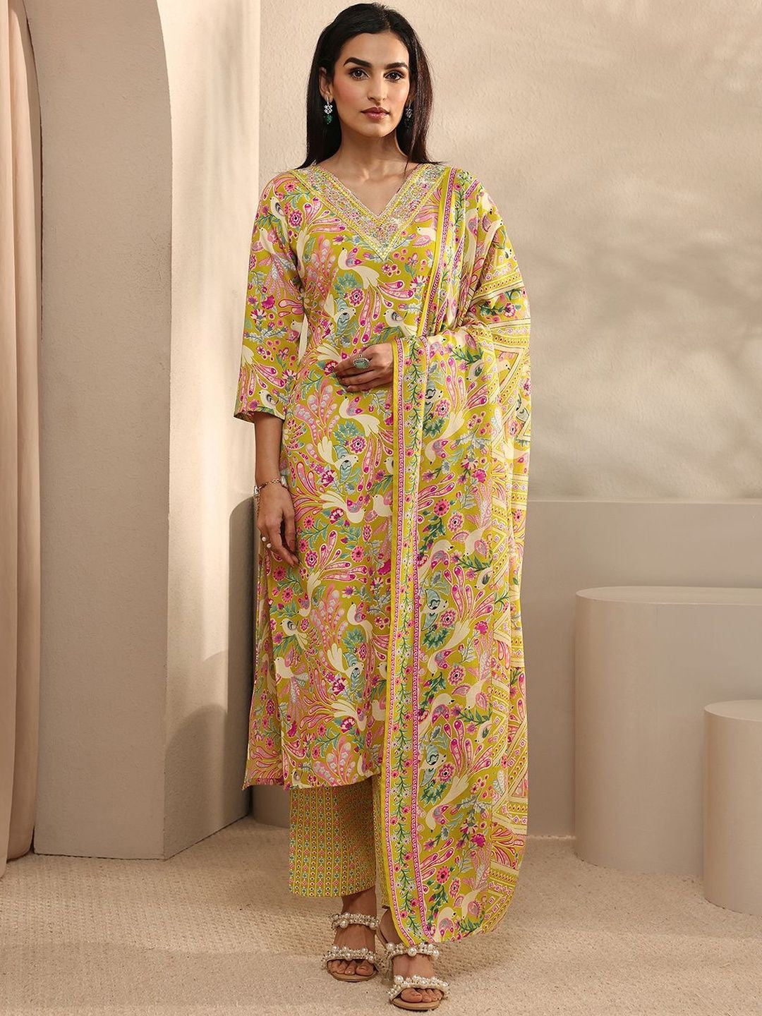 Women Ethnic Motifs Printed Regular Thread Work Kurta with Trousers & With Dupatta