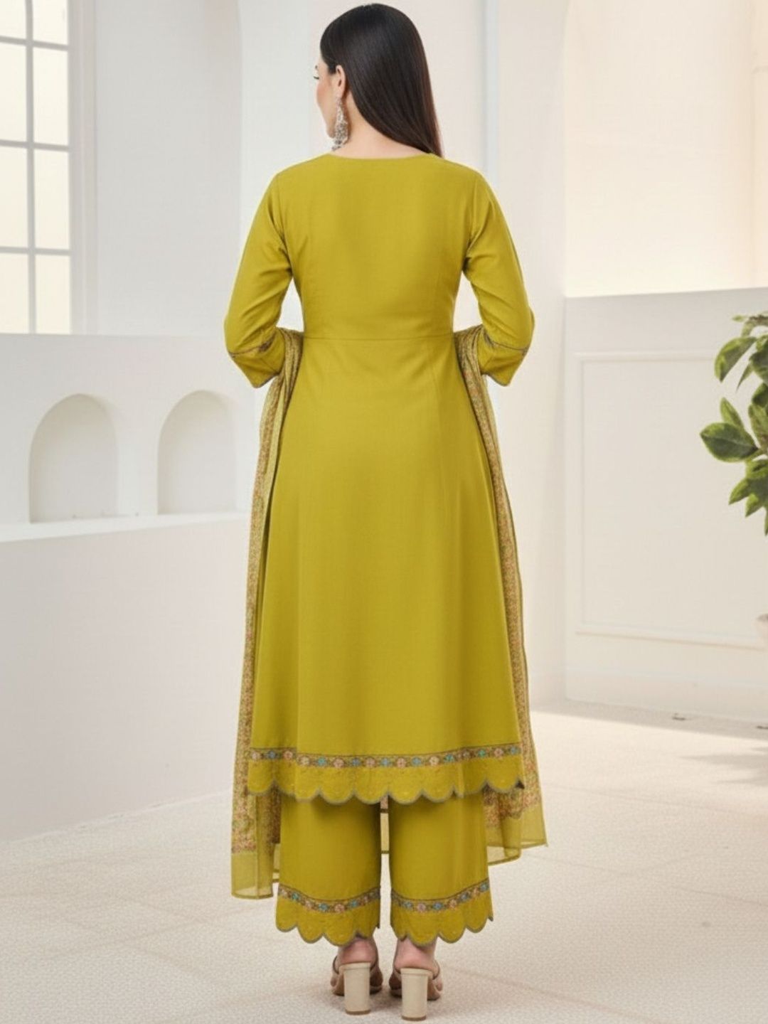 Dhiyona KL Women Ethnic Motifs Embroidered Panelled Thread Work Pure Silk Kurta with Sharara & With Dupatta
