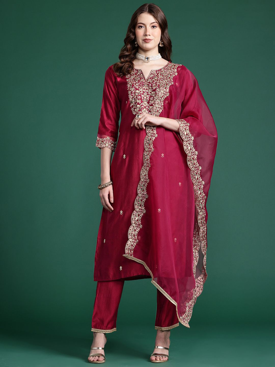 Dhiyona IE Women Embroidered Straight Kurta Set