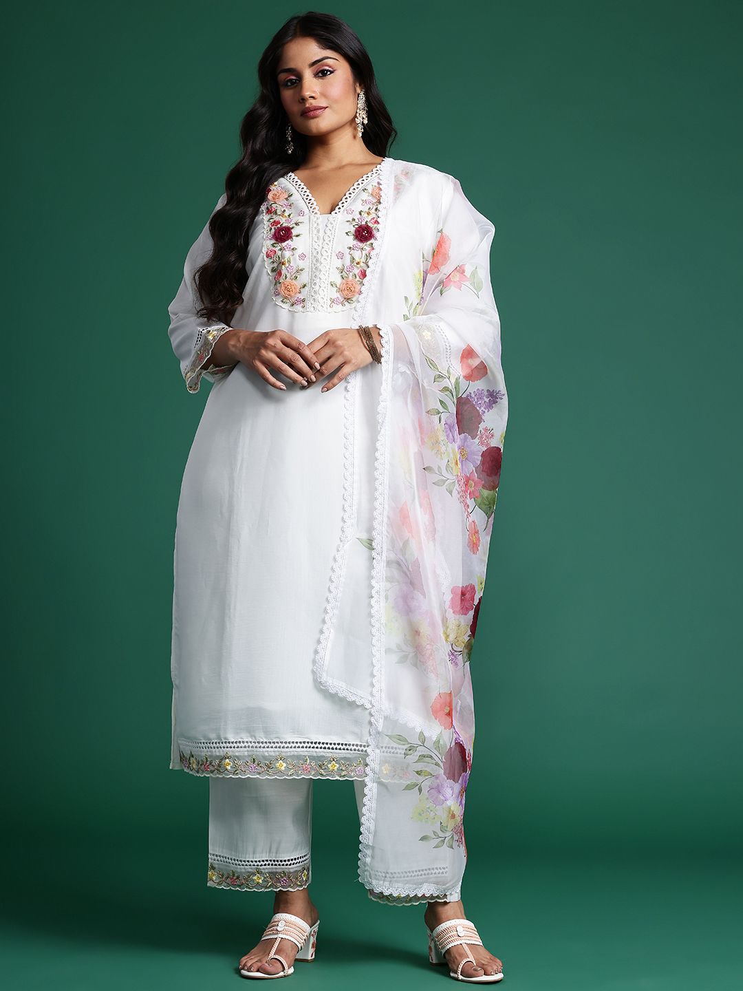 Dhiyona Women's Plus Size Floral Embroidered Beads & Stones Kurta with Trousers & With Dupatta