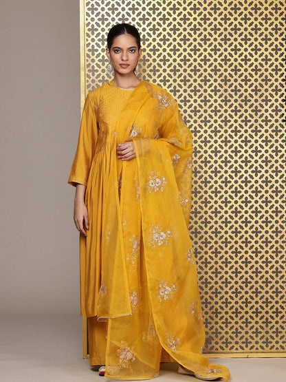Dhiyona PD Women Yoke Design Thread Work Jashn Kurta & Palazzos With Dupatta