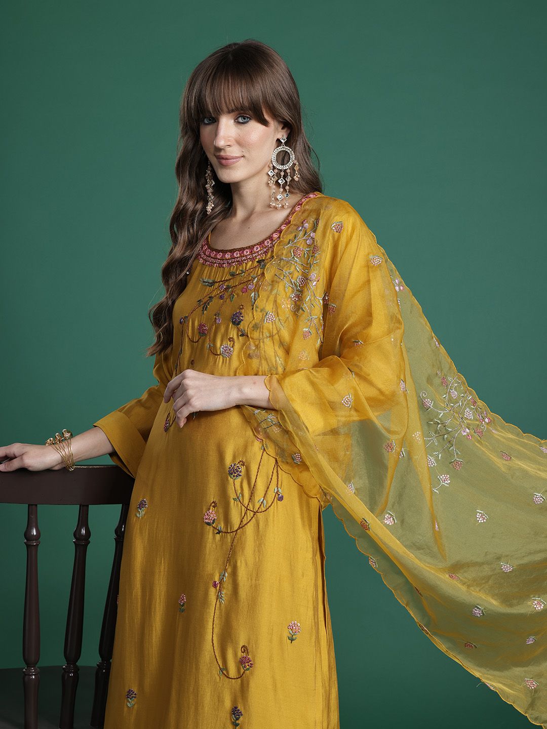 Dhiyona IE Floral Embroidered Thread Work Kurta with Trousers & With Dupatta