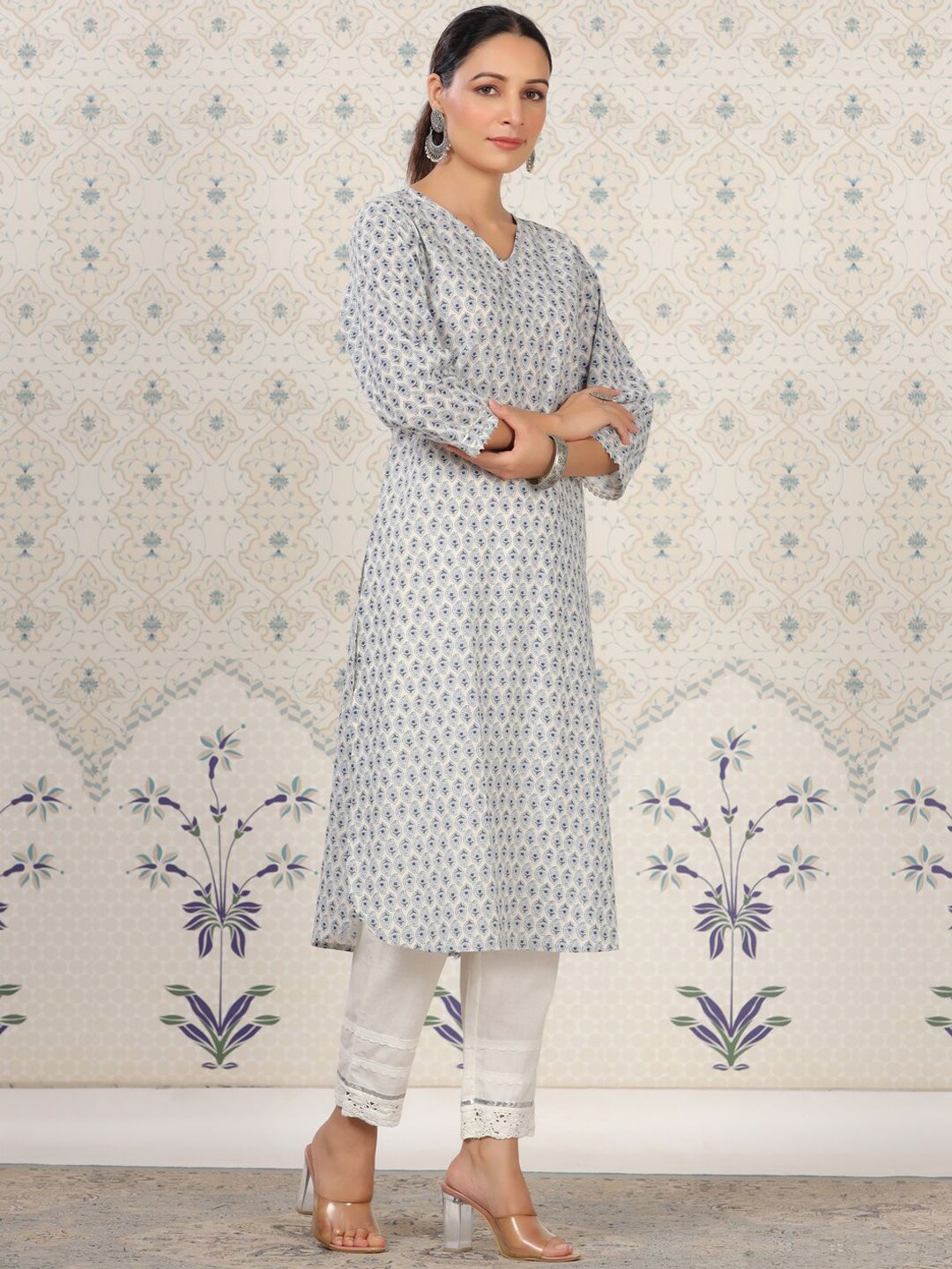 Dhiyona OD  Floral Printed Straight Pure Cotton Kurta