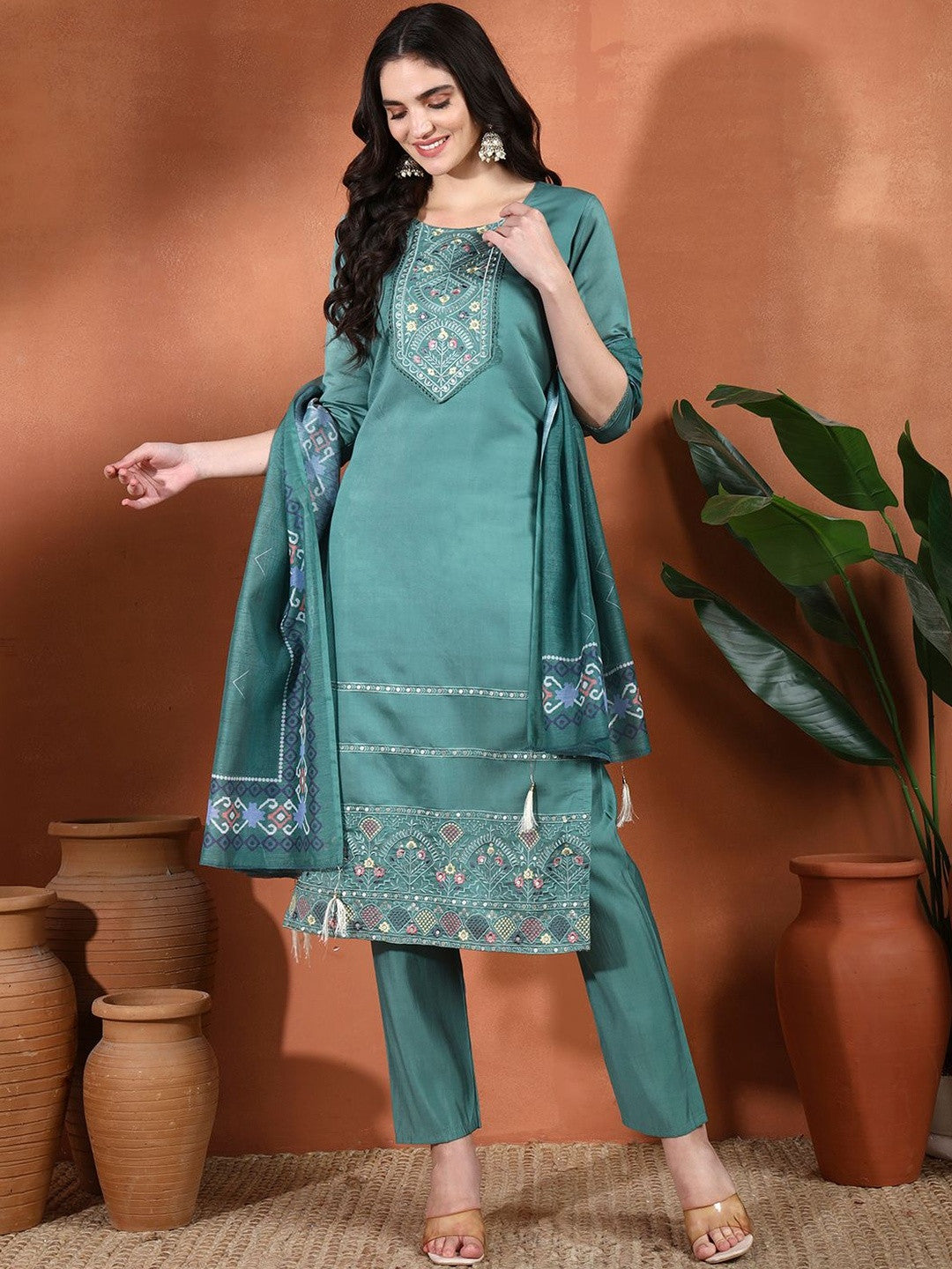 Women Ethnic Motifs Embroidered Regular Thread Work Kurta with Trousers & Dupatta