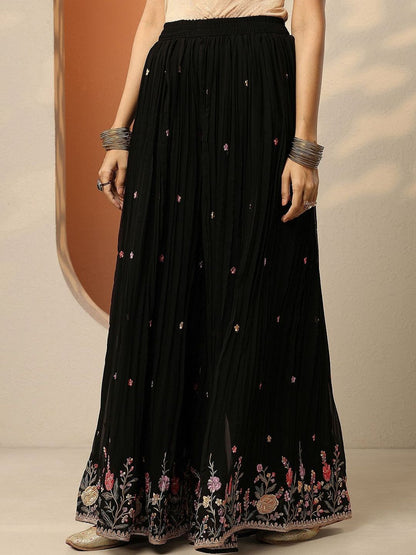 Dhiyona LL Women Floral Embroidered Regular Thread Work Kurta with Sharara & With Dupatta