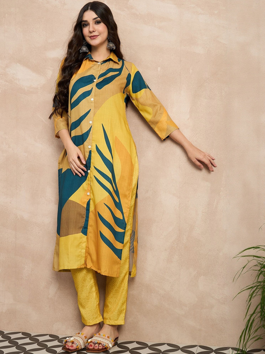 Abstract Printed Shirt Collar Straight Kurta With Trousers