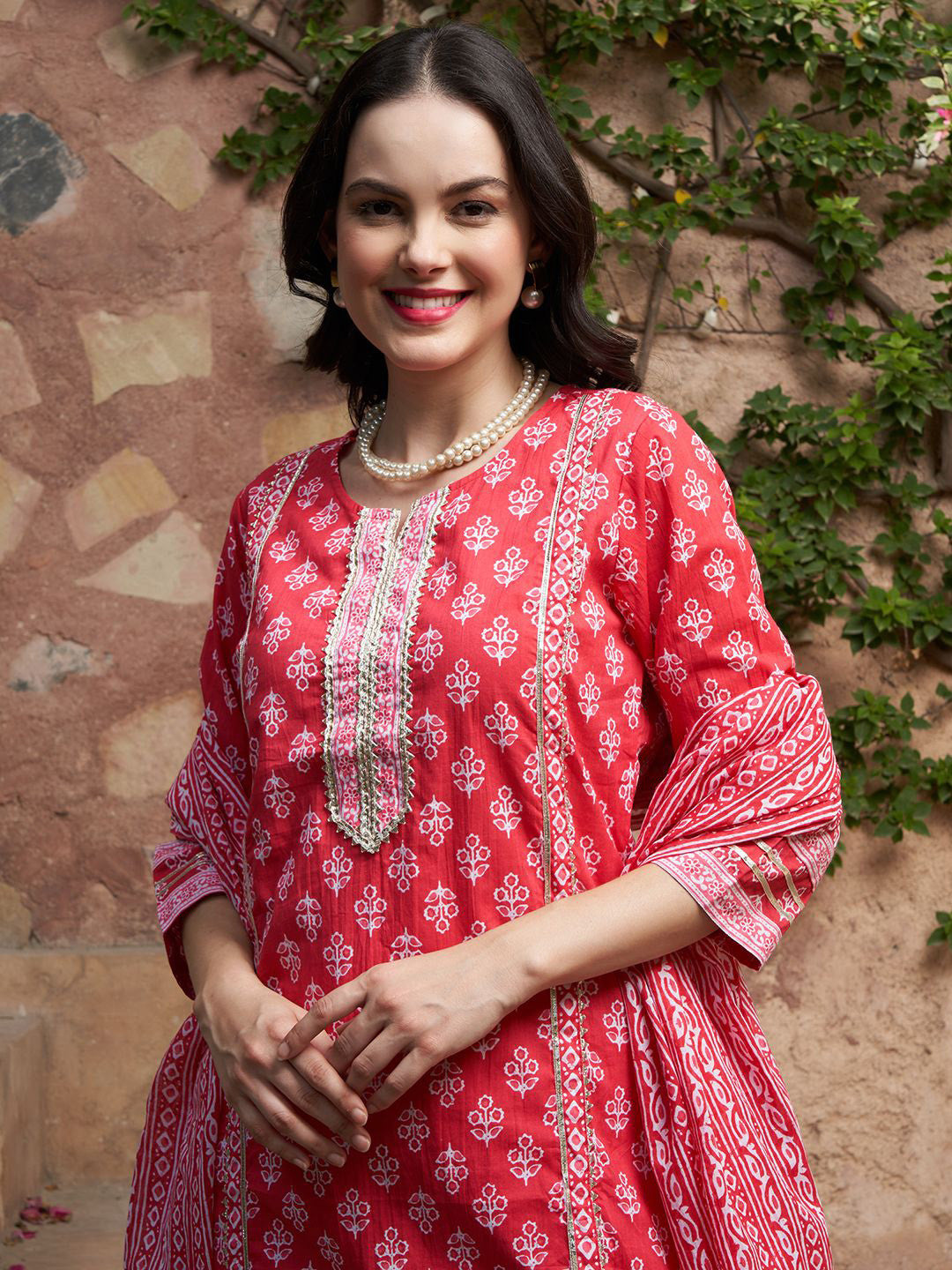 Floral Printed Gotta Patti Pure Cotton Kurta with Trousers & Dupatta