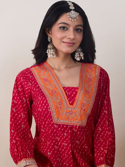 Ethnic Motifs Printed V-Neck Straight Kurta With Trousers