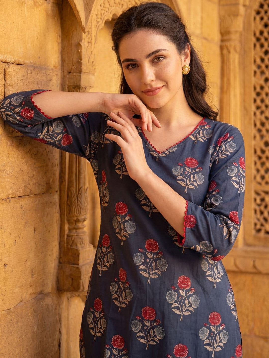 Women Floral Printed Regular Pure Cotton Kurta with Trousers