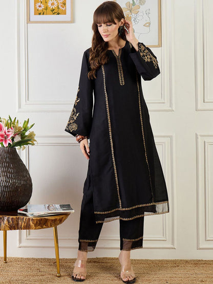 Women Ethnic Motifs Embroidered Kurta with Trousers
