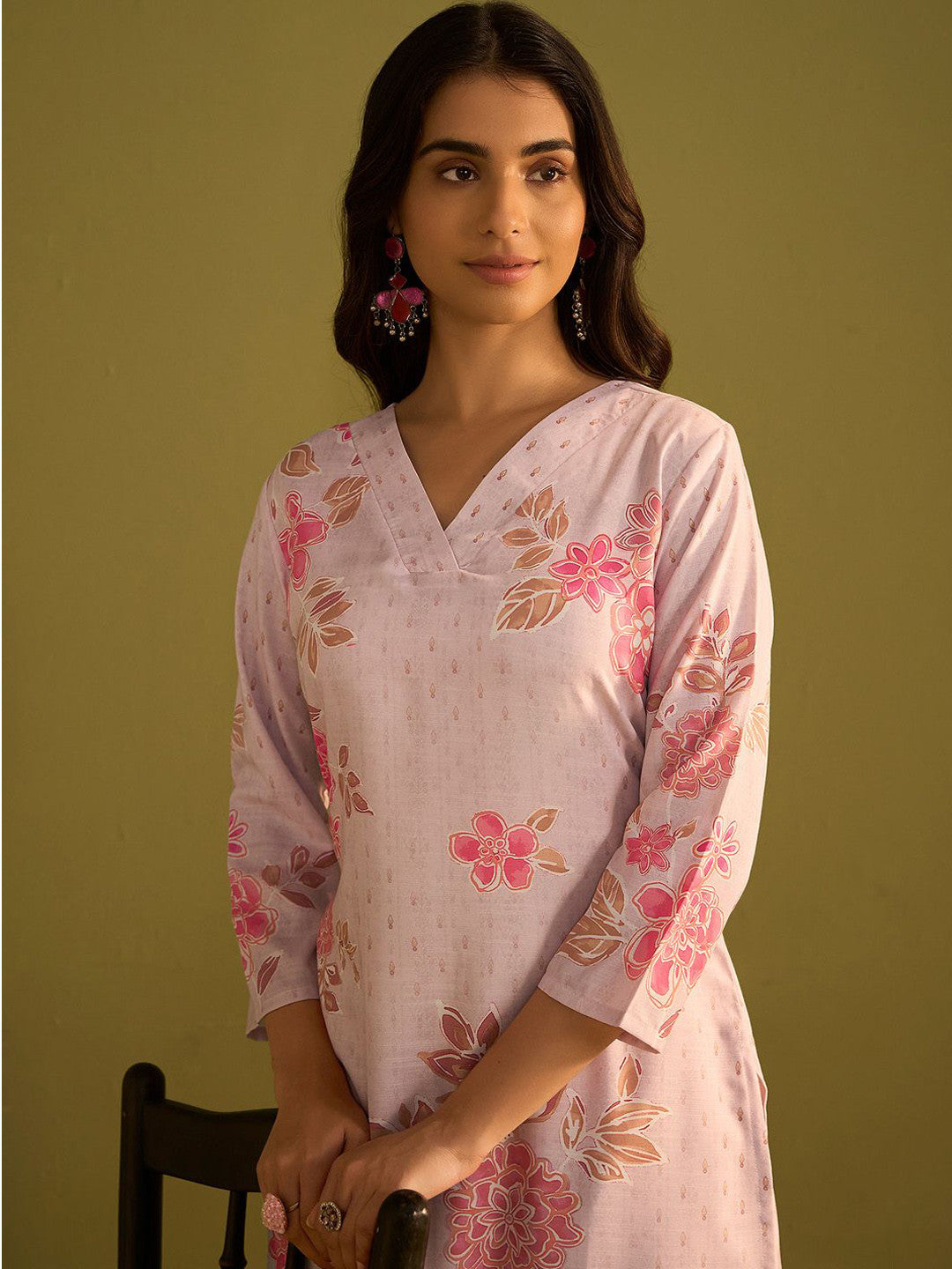 Women Floral Printed Regular Kurta with Trousers