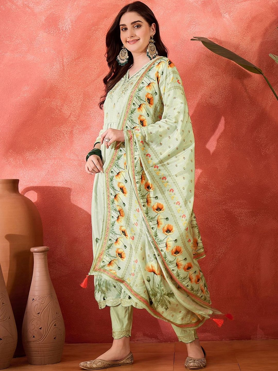 Dhiyona CH Women Floral Printed Empire Kurta with Trousers & Dupatta