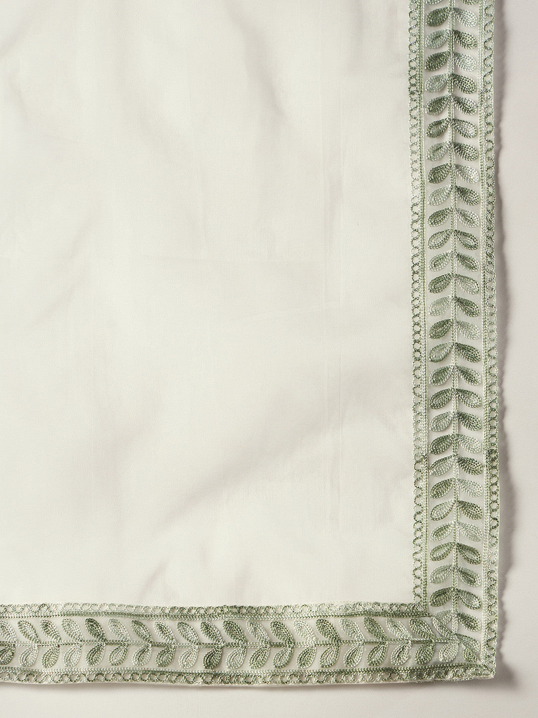Women Floral Embroidered Regular Thread Work Kurta with Trousers & With Dupatta