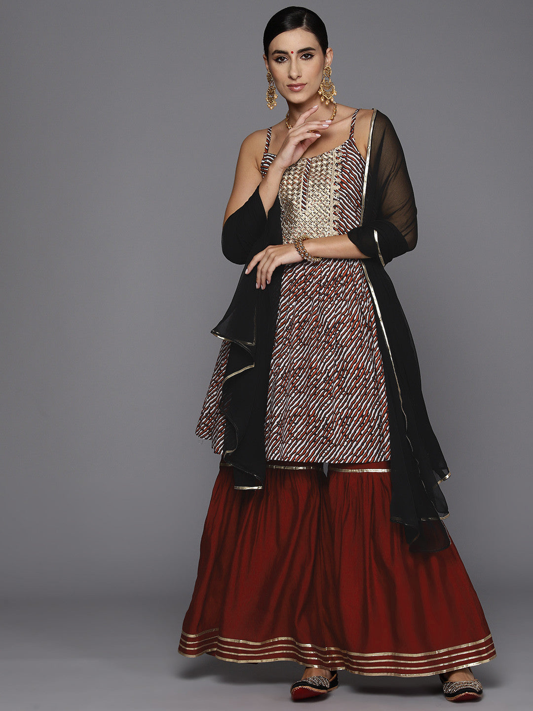Women Dyed Regular Thread Work Kurta with Sharara & With Dupatta