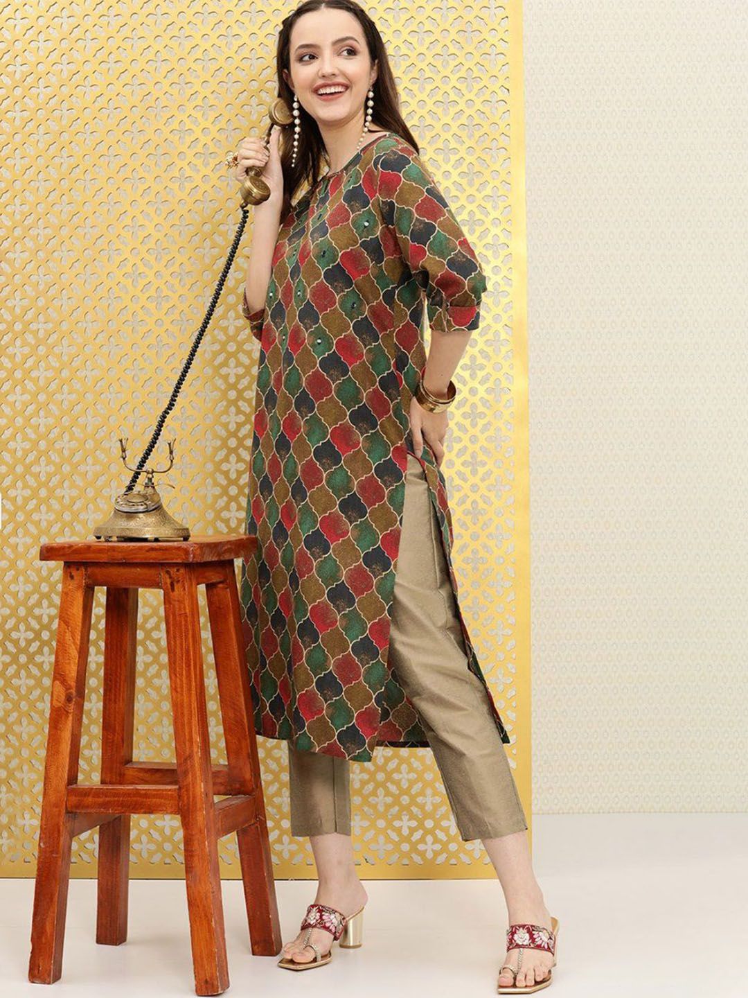 Dhiyona OD  Ethnic Motifs Printed Boat Neck Mirror Work Detailed Kurta