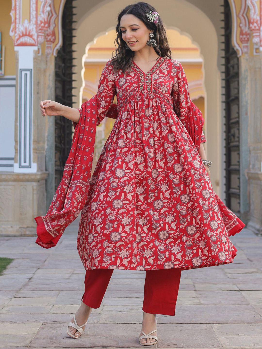 Dhiyona RR Women's Floral Printed Empire Sequinned Pure Cotton Kurta With Trousers & Dupatta