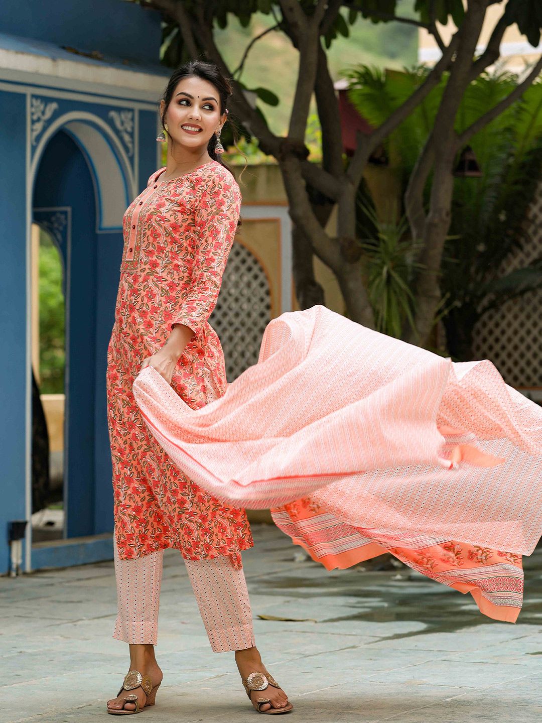 Dhiyona KL Floral Printed Gotta Patti Kurta & Trousers With Dupatta