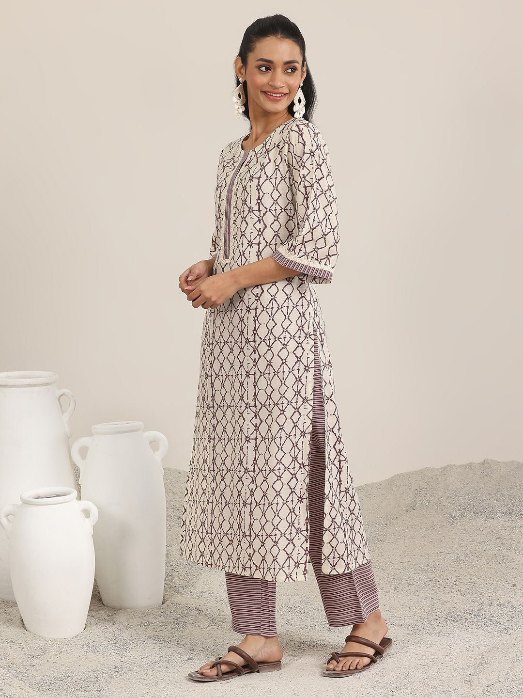 Off White Geometric Printed Sequinned Straight Kurta With Trousers