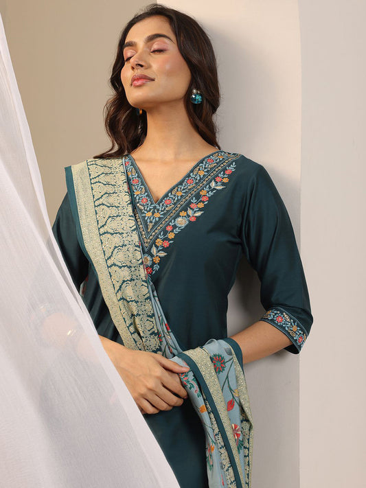 Floral Yoke Design V-Neck Straight Kurta With Salwar And Dupatta