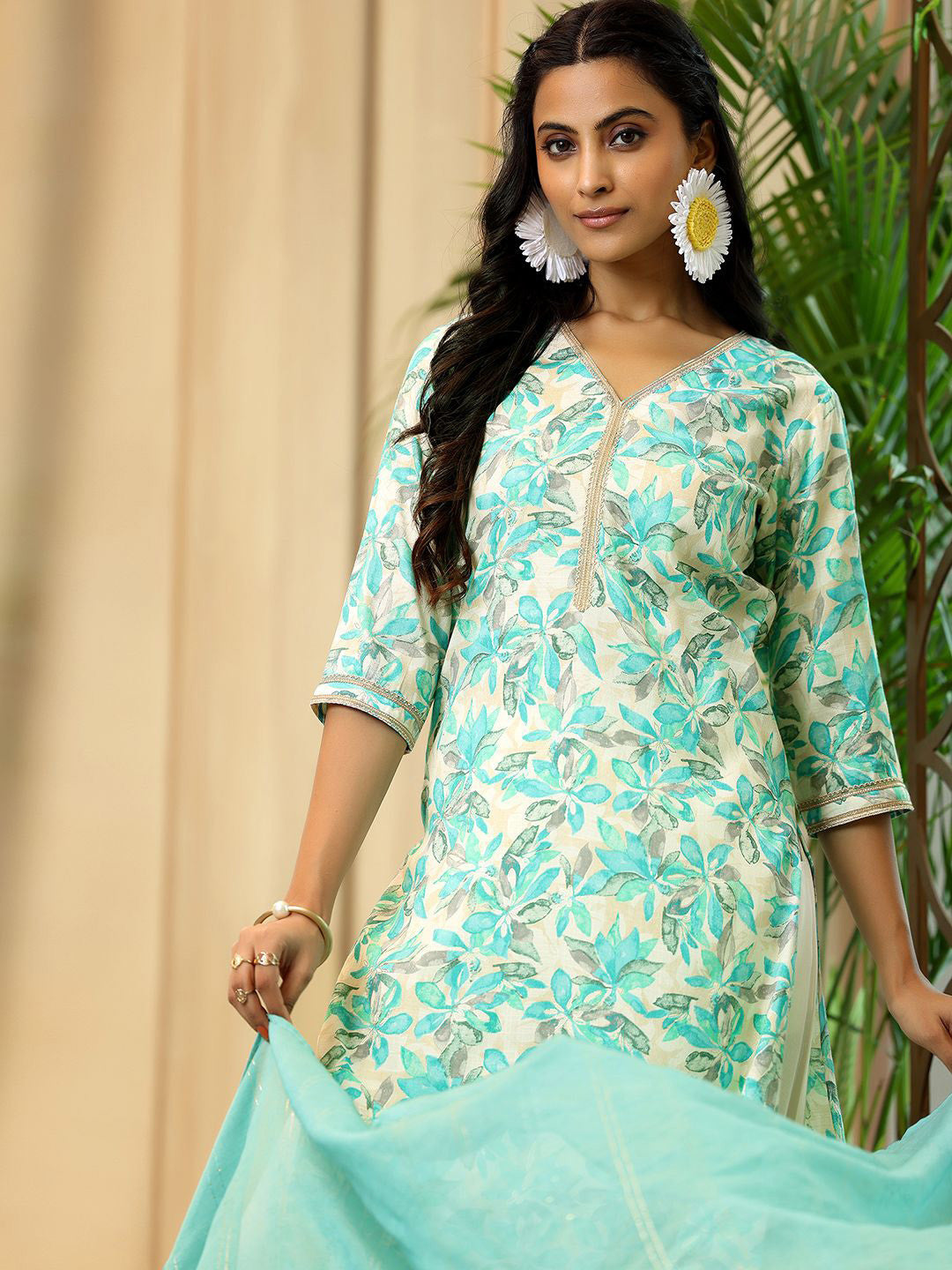 Women Floral Printed Regular Sequinned Kurta with Salwar & With Dupatta